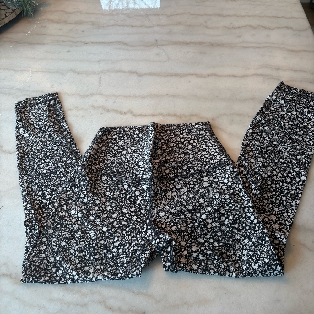 lululemon athletica Monochrome Floral Leggings
